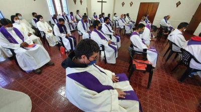 El obispo emérito de Avellaneda-Lanús, monseñor Rubén Oscar Frassia guió los Ejercicios Espirituales anuales