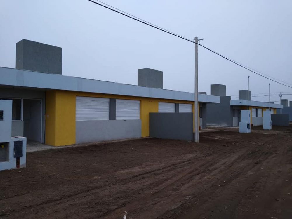 Visitara 30 de Agosto para inaugurar viviendas construidas por AMOC el gobernador de Buenos Aires, Axel Kicillof