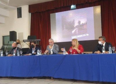 Ejes del discurso del intendente: Salud, g�nero, seguridad, movimientos sociales, trabajo, desarrollo social y econom�a