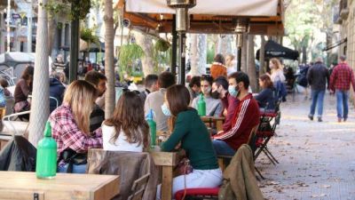 Coca Cola lanza su primera bebida con alcohol orientada al aperitivo y el tardeo