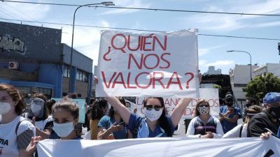 Enfermeras protestan en el Garrahan por discriminaci�n de g�nero y salarios insuficientes: �Si una postulante es mujer, preguntan si tiene hijos y qui�n los cuida�