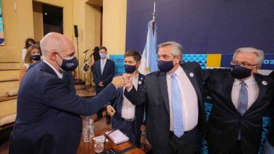 Alberto Fern�ndez, Horacio Rodr�guez Larreta y Axel Kicillof volvieron a mostrarse juntos en el acto por el bicentenario de la UBA