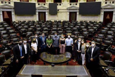 Ganancias: Massa analiz� con dirigentes de la UIA joven el impacto del proyecto que avanza en Diputados
