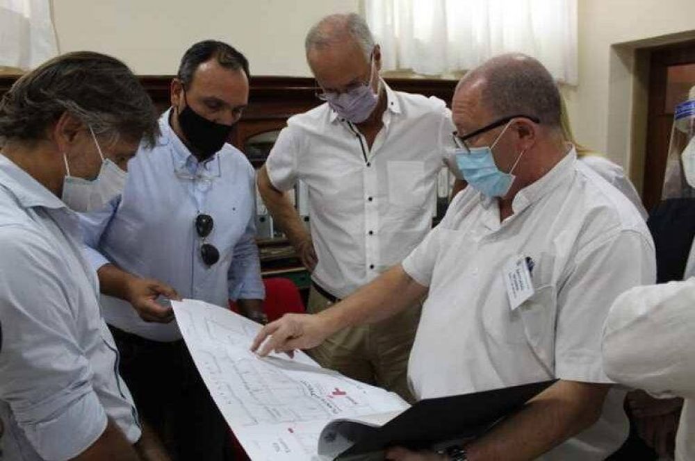 Arrecifes: Olaeta recorri el hospital junto al ministro Gollan