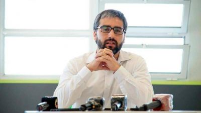 Un subirector de PAMI cuestion� trabas para vacunar afiliados en sus sedes porte�as