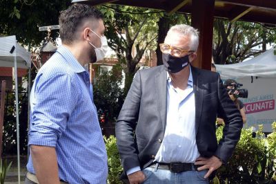 Julio Zamora supervis� dos puntos de vacunaci�n para docentes en General Pacheco