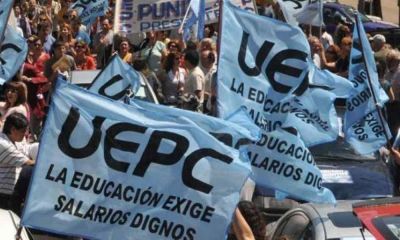 La Uepc acept� este martes la oferta de aumento salarial del 35% anual