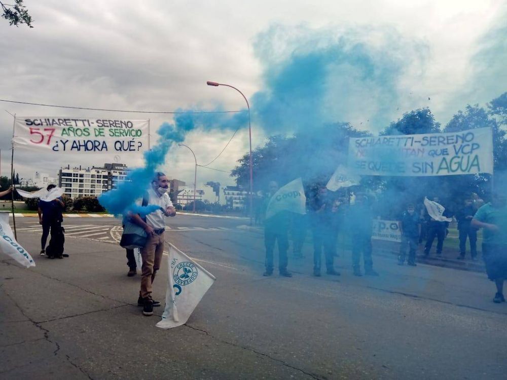 Agua: provincia cit a trabajadores de la COOPI para firmar su consentimiento libre y voluntario de pasar al municipio