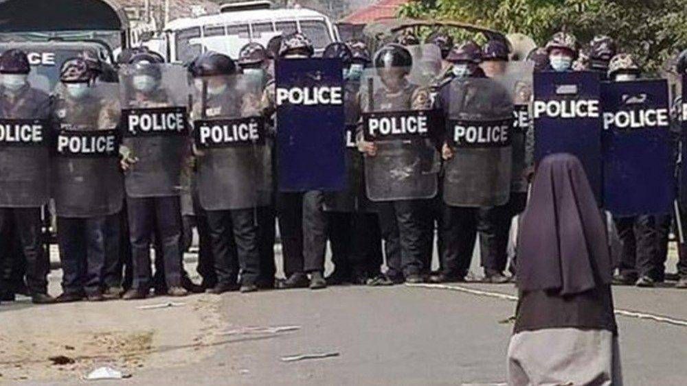 Francisco: Yo tambi�n me arrodillo en las calles de Myanmar