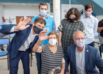 Kicillof y Vizzotti visitaron un operativo de vacunaci�n en Jos� C. Paz