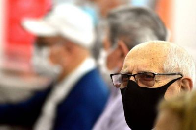 Confirman otros 128 contagios de coronavirus y nueve muertes en la ciudad