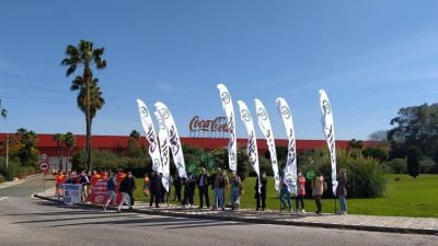 Coca-Cola y los sindicatos pactan un ERE para 360 trabajadores en Espa�a