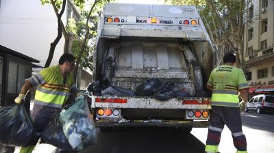Hugo Moyano se sent� a negociar con el Gobierno porte�o pero adelant� que el acuerdo ser� sin bajar salarios