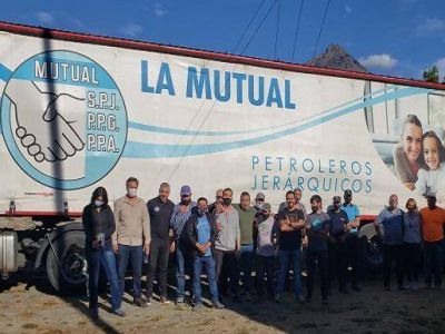 Petroleros Jer�rquicos lleg� con donaciones para los damnificados por el incendio en la cordillera