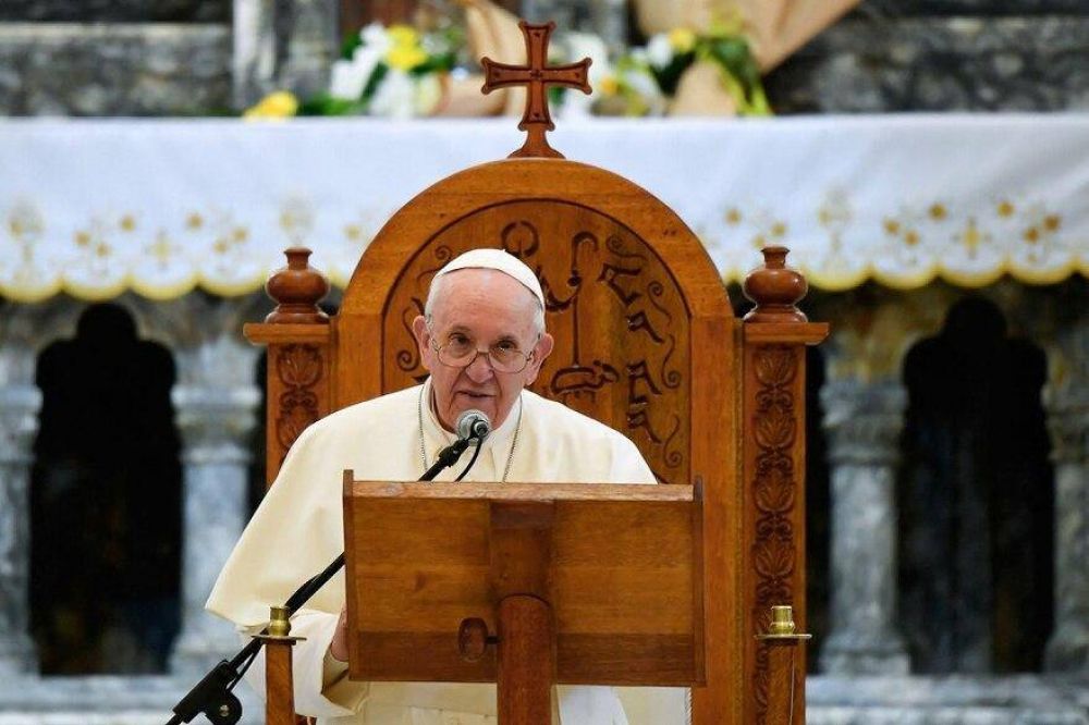 El Papa critic el documento que rechaz las bendiciones a parejas del mismo sexo