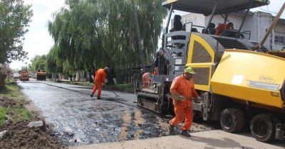 As� avanzan las obras de asfalto en Albertina y Budge