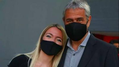 Avellaneda: �La Jefa de Gabinete, Magdalena Sierra, esposa de Ferraresi, tambi�n debe echar a la secretaria de Salud�