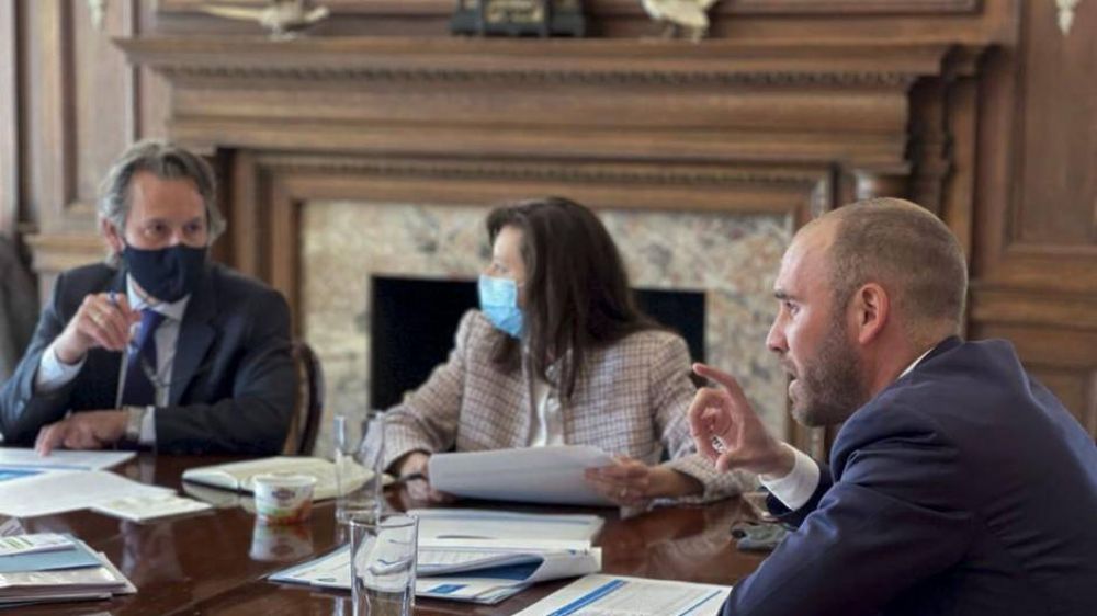 Guzm�n celebr� al aumento de los derechos de giro que reparte el FMI