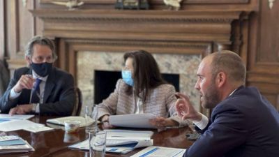 Guzm�n celebr� al aumento de los derechos de giro que reparte el FMI