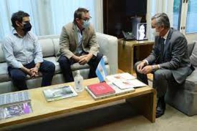 Cerr� con MM, reabre con AF y en Provincia celebran: 