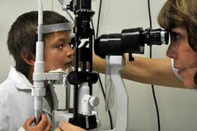 Podrían dejar de atender oftalmólogos a las Obras Sociales y Prepagas