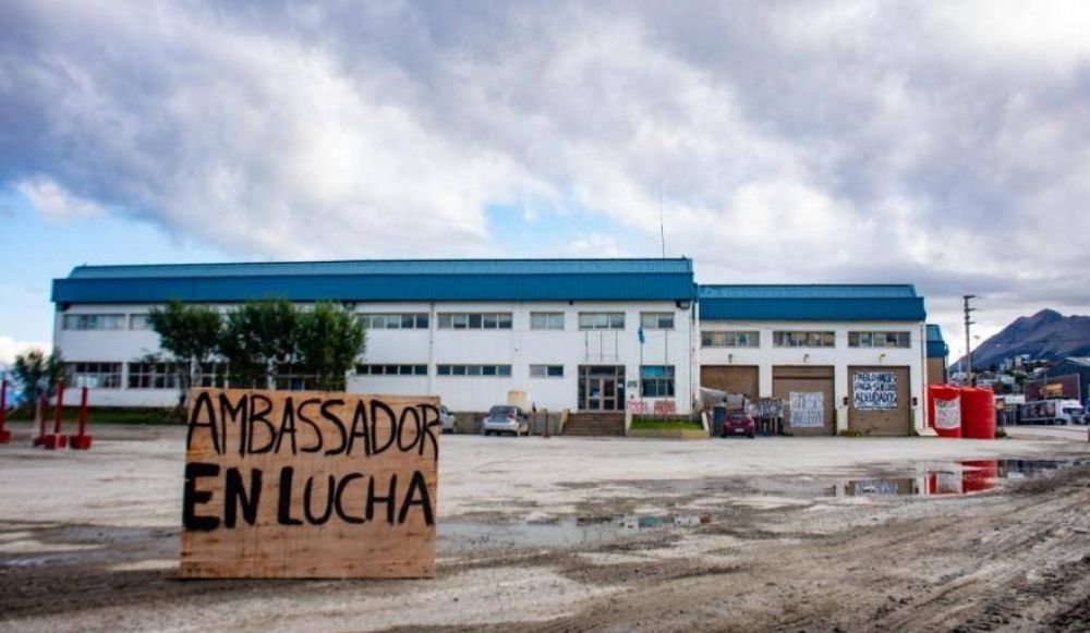 Campaa para reclamar por la reactivacin de Ambassador Fueguina