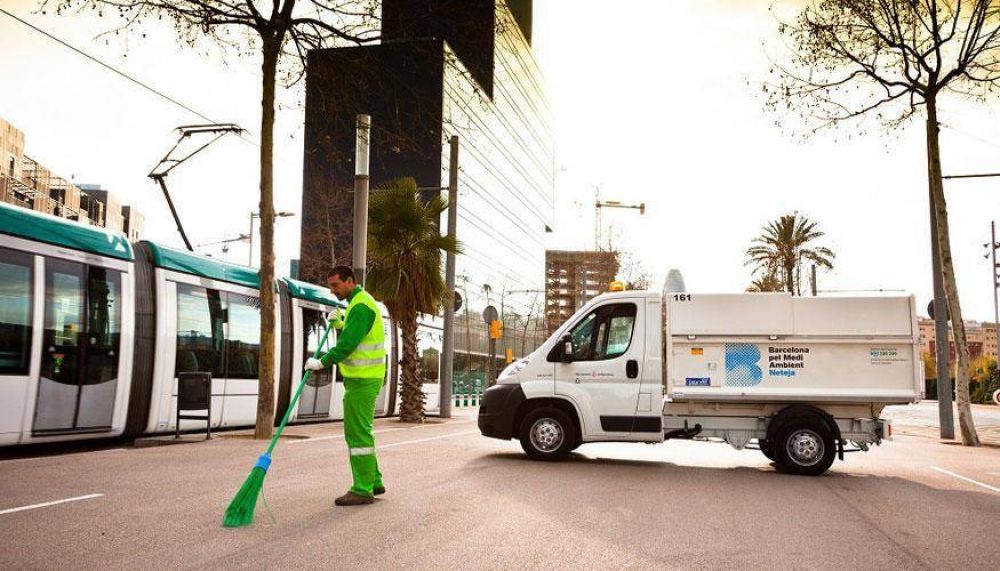 Urbaser limpiar y recoger los residuos de Sant Andreu, Sant Mart y de las playas de la ciudad de Barcelona