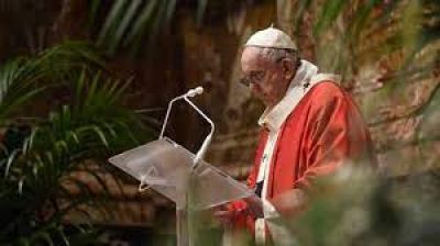 Papa Francisco sugiere imitar a la Virgen Mar�a en el �V�a Crucis cotidiano�