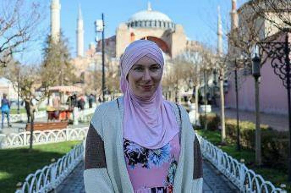 Rosalie abraz el Islam y lo cuenta desde Turqua