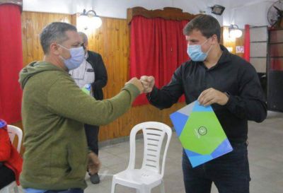 El intendente Chornobroff entreg� subsidios a clubes e instituciones barriales