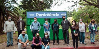 Promotores ambientales informan sobre la recolecci�n diferenciada a vecinos del barrio D�lmine