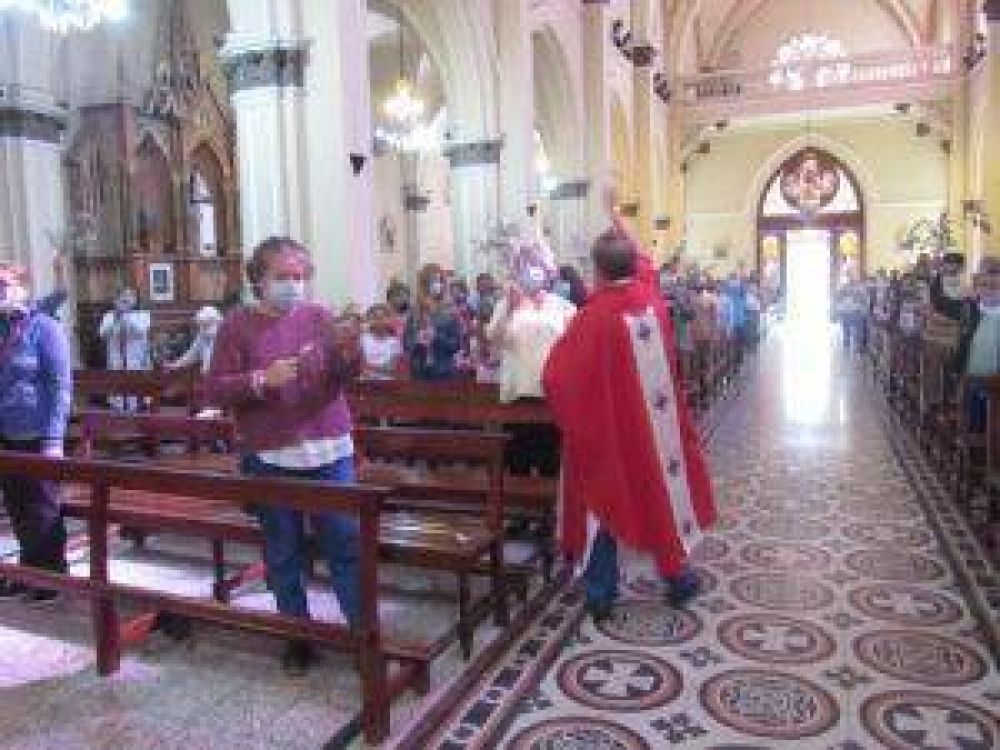 Semana Santa: comenzaron las celebraciones en el templo parroquial, con protocolos