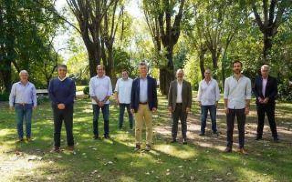 Reunin entre Mauricio Macri y los intendentes del grupo Dorrego