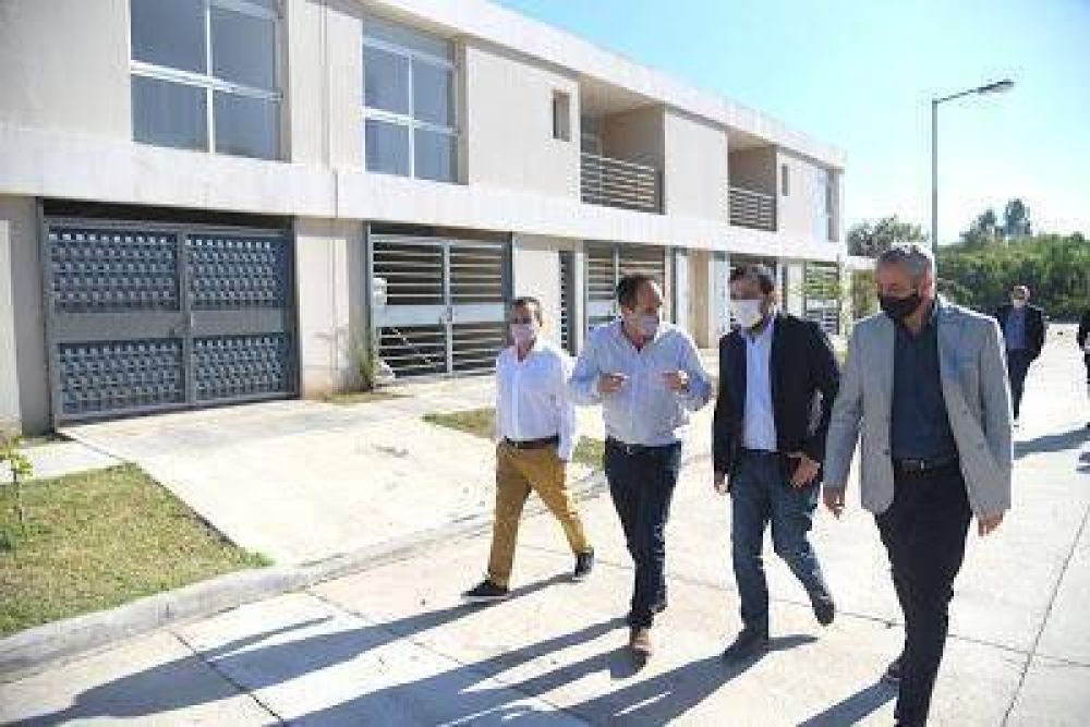 Fernando Moreira y Jorge Ferraresi entregaron nuevas viviendas Procrear en San Martn
