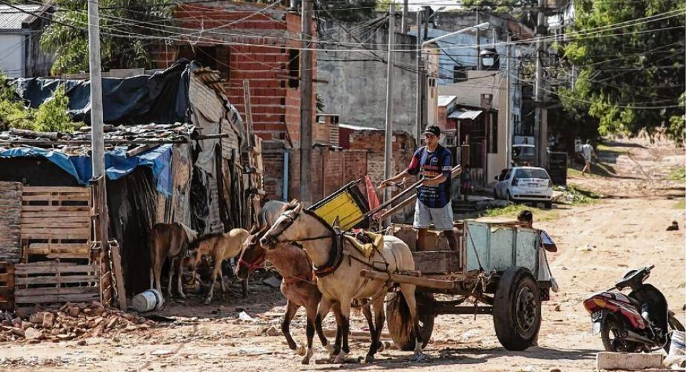 Economa en pandemia: La pobreza en la Argentina subi al 42% y afecta a 19 millones de personas
