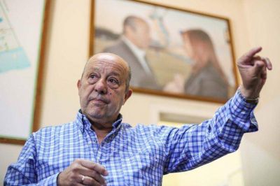Jorge Paredi retom� sus funciones tras la licencia