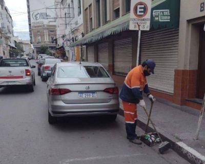 Multar�n a comercios por sacar la basura el Viernes Santo