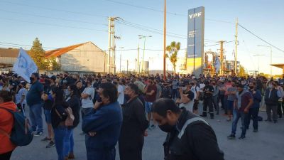 Furia petrolera en YPF: Acusan al SUPeH Ensenada de avalar recorte salarial