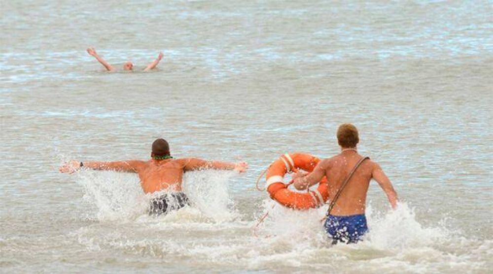 Guardavidas municipales realizan “medidas de fuerza” en playas por falta de pago