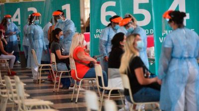 Vacunaci�n en C�rdoba: comienza la inmunizaci�n a docentes y mayores de 60