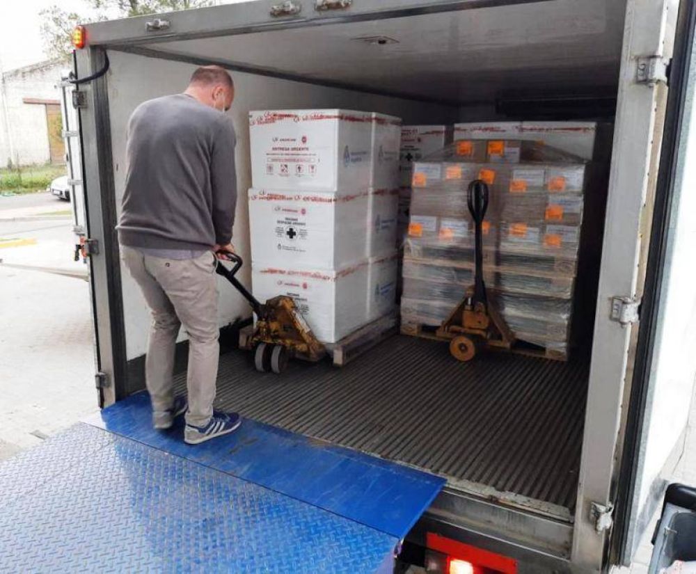 Llegaron a C�rdoba m�s de 75 mil vacunas chinas contra el Covid-19