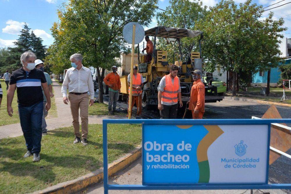 Avanza la obra municipal de bacheo en avenida Don Bosco