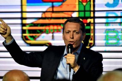 Gray llam� a los peronistas a �resistir� contra llegada de M�ximo Kirchner al PJ bonaerense