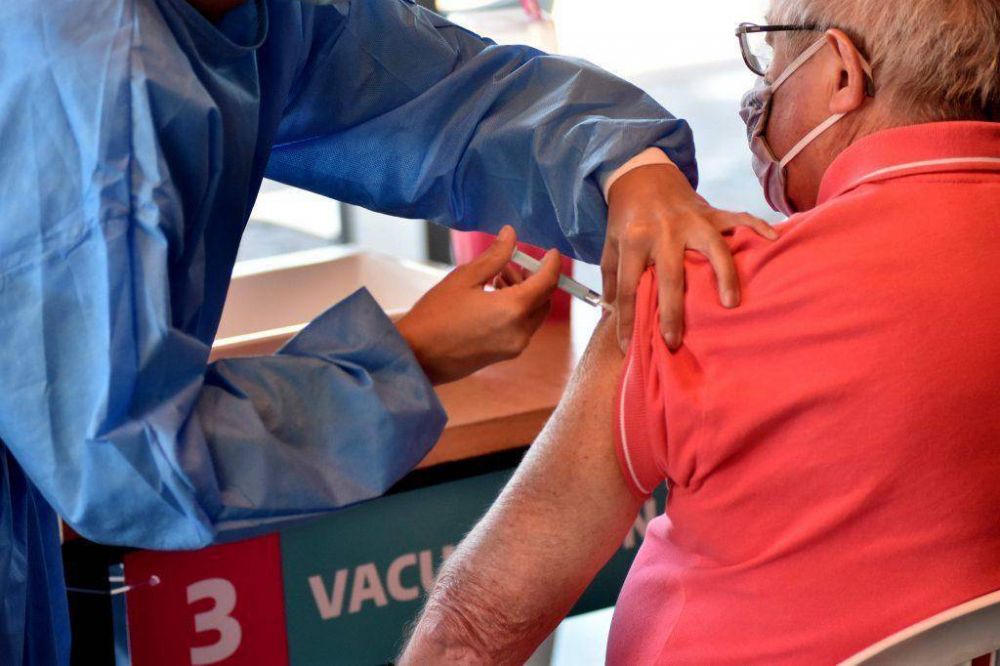 Se vacun� al 100% del personal de salud y al 20% de mayores de 60 a�os inscriptos