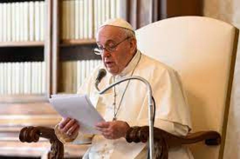 Catequesis del Papa: Rezar es el primer modo de amar