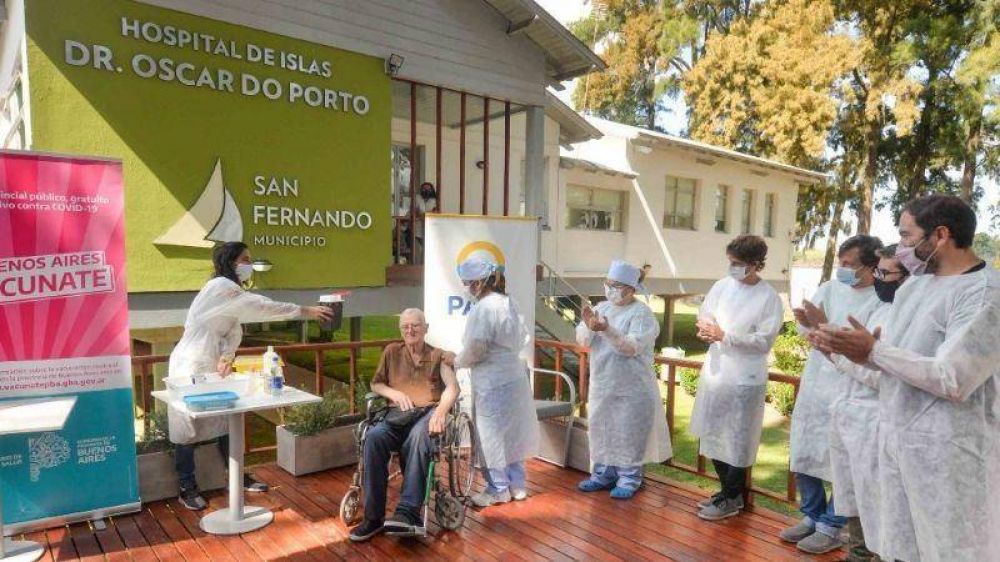El Municipio acompa a PAMI en la vacunacin de adultos mayores en el Hospital de Islas 'Do Porto'