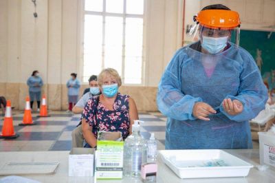Covid: este jueves inicia la vacunaci�n a mayores de 60 sin comorbilidades
