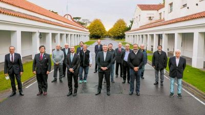 Por temor a una ola de despidos, la CGT se planta contra restricciones duras