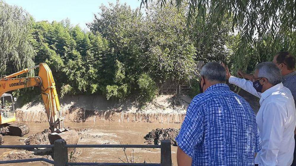 El Municipio de Tigre contina con labores de limpieza en el arroyo El Claro de Benavdez