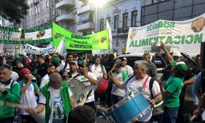 Trabajadoras y trabajadores de la alimentaci�n se movilizaron en reclamo de mejoras salariales